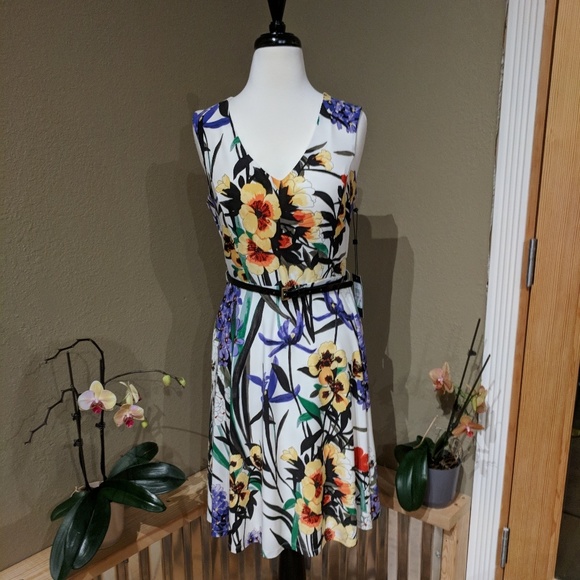 Tommy Hilfiger Dresses & Skirts - Tommy Hilfiger floral dress